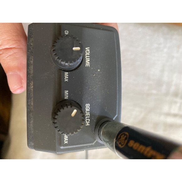 Vintage GE 40 Channel CB Transceiver (stranger things) FCC ID G9H3-5979 untested - Picture 4 of 8